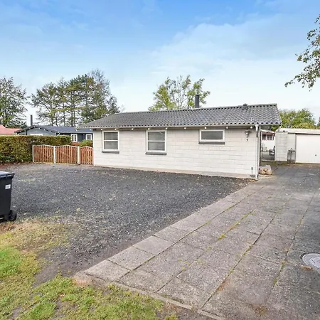Four Bedroom Holiday In Otterup