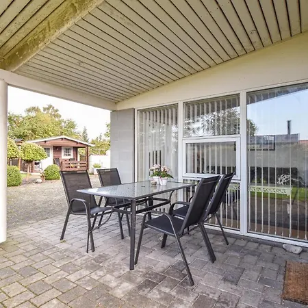 Four Bedroom Holiday In * Otterup